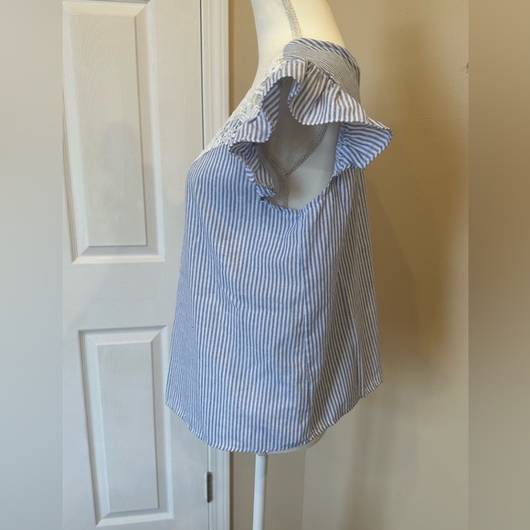 SHEIN Blue Striped Lace Yoke Flutter Sleeve Blouse Size Large - Picture 5 of 7